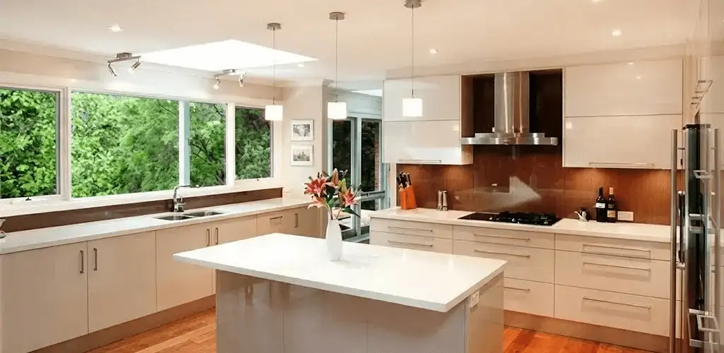 Kitchen cabinet refacing and remodel results in a modern kitchen in Miami, FL