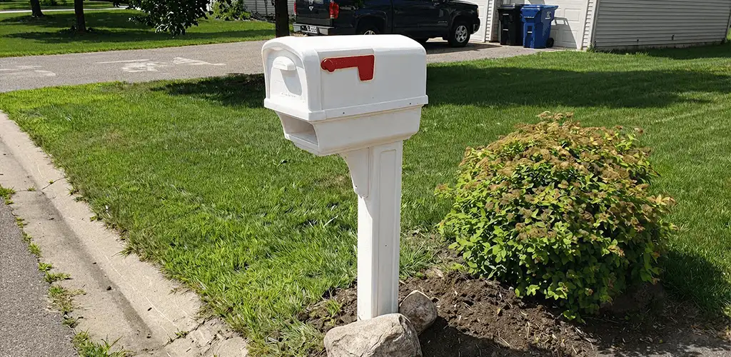 Mailbox installation for a residential curbside mailbox in Miami, FL